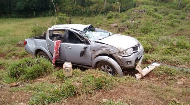 Policiais encontram camionete capotada à beira da BR-060 (Foto ilustrativa)