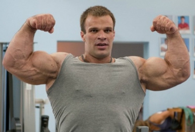 Atleta gigante do braço de ferro tem a maior mão do mundo Foto Reprodução