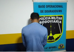 Homem é preso com quase uma tonelada de maconha em caçamba