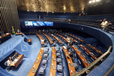 Base aliada e oposição divergem sobre retomada de votações no Congresso