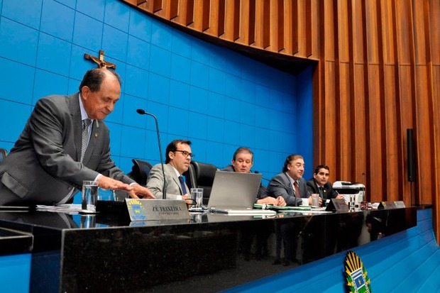 Deputados aprovam quatro projetos de lei nesta quarta-feira Deputados aprovam quatro projetos de lei nesta quarta-feira