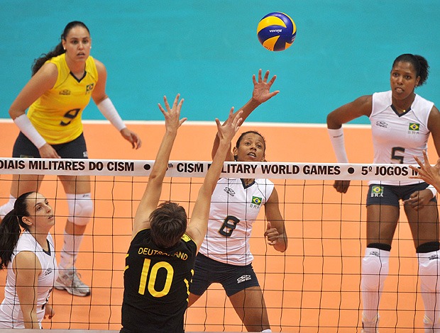 Brasil vence na estreia do vôlei feminino nos Jogos Mundiais Militares Brasil vence na estreia do vôlei feminino nos Jogos Mundiais Militares