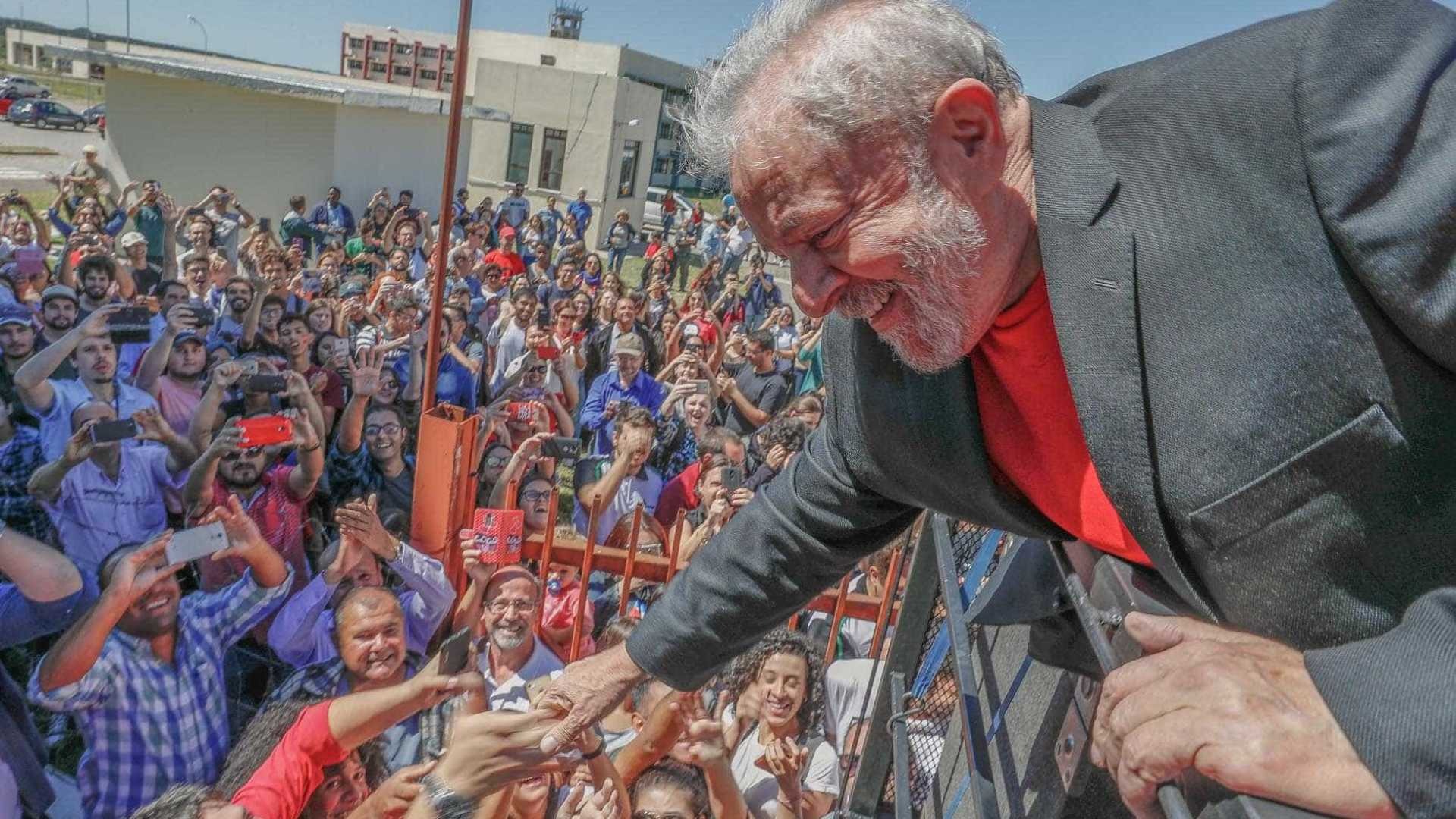 Caravana de Lula é atacada com pedras e ovos em Santa Catarina Ricardo Stuckert