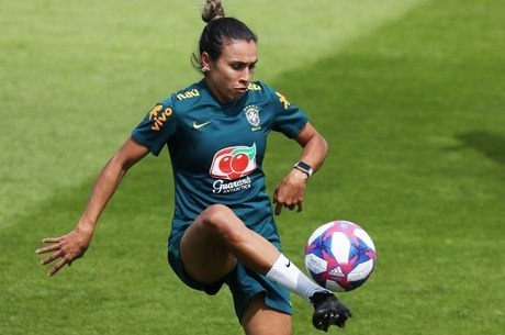 Vadão destaca 'conjunto' da França e não garante Marta por 90 minutos Marta estará em campo contra a França no domingo
Yves Herman/Reuters
