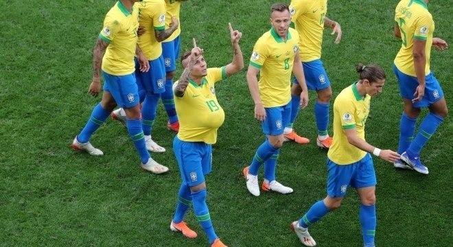 Brasil goleia o Peru e avança na Copa América Éverton Cebolinha comemora segundo gol brasileiro
Amanda Perobelli/Reuters