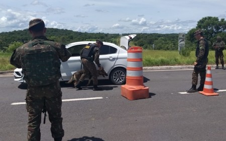 Operação Ágata com 3,4 mil veículos vistoriados e retenção de R$ 324 mil Operação teve inicio no dia 13 de fevereiro e se encerrou hoje (21). Divulgação