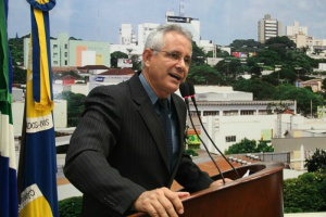 Projeto de lei proíbe a venda do narguilé para adolescentes em Dourados Sergio Nogueira quer proibição do uso de Narguilé por menores de 18 anos