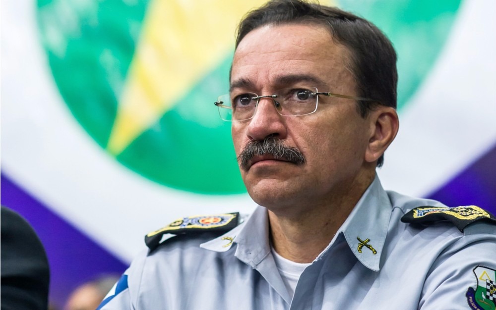 Juiz manda prender ex-comandante da PM de MT e cabo por grampos clandestinos Comandante da Polícia Militar de Mato Grosso em 2015, coronel Zaqueu Barbosa (Foto: Gcom-MT)