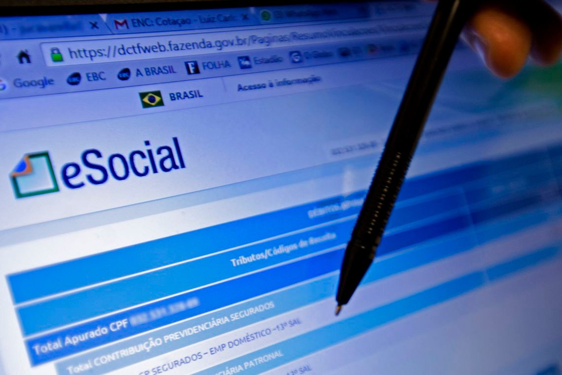 Contratações e demissões passarão a ser comunicadas pelo eSocial Marcelo Camargo/Agência Brasi