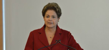 Dilma defende ajustes econômicos feitos pelo governo