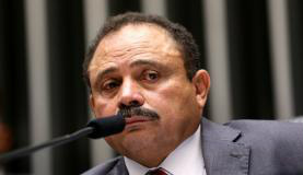 Maranhão demite secretário e anuncia que eleição na Câmara será no dia 14 Maranhão, anunciou a data para a eleição do novo presidente da Casa Wilson Dias/Agência Brasil