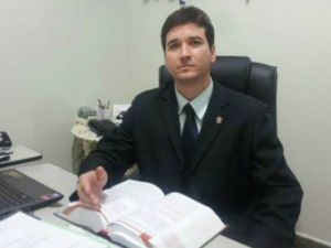 Suspeito ameaçava baixar notas de vítimas, diz delegado Delegado Ricardo Meirelles disse que acusado ameaçava vítimas - Foto: Itaporã News