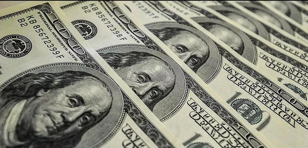 Dólar sobe e encosta em R$ 4 Dólar sobe e encosta em R$ 4