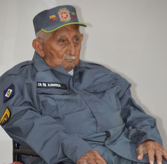 Aos 98 anos, policial militar mais antigo na atualidade é homenageado Aos 98 anos, policial militar mais antigo na atualidade é homenageado