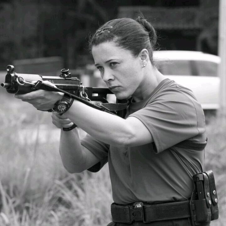 Militar do Choque é a primeira mulher a concluir curso de Conduta de Patrulha Urbana em Alto Risco Flávia durante treinamento. - Divulgação / Batalhão de Choque
