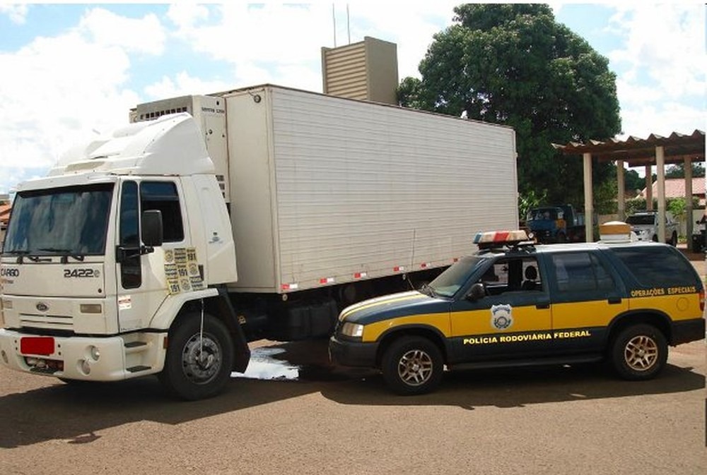 Suspeito foi preso em flagrante ao desviar mercadorias de procedência estrangeira, em Dourados. Divulgação/PRF