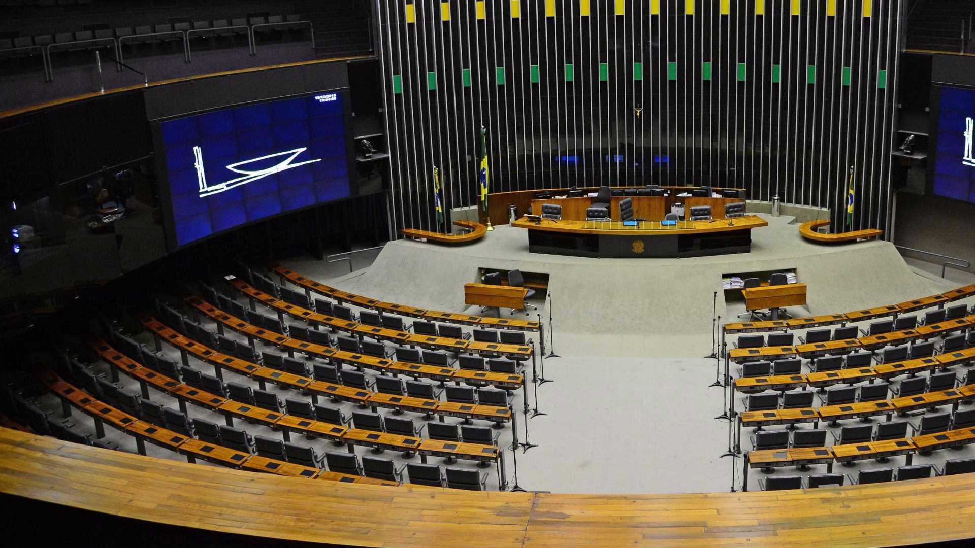 Câmara convoca sessão para adiantar votações em semana de feriado Câmara convoca sessão para adiantar votações em semana de feriado