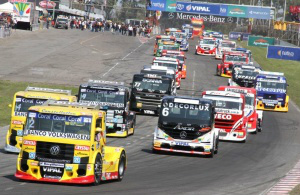 Fãs da Fórmula Truck vão ter ônibus para o autódromo dia 12 de abril Depois de quatro anos, a Fórmula Truck voltará a ser disputada em Campo Grande no dia 12 de abril (Foto: Divulgação)