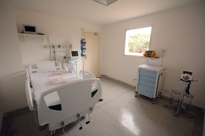 Leitos do Hospital do Trauma já estão praticamente finalizados, mas ainda faltam equipamentos para exames - Foto: Álvaro Rezende/ Correio do Estado