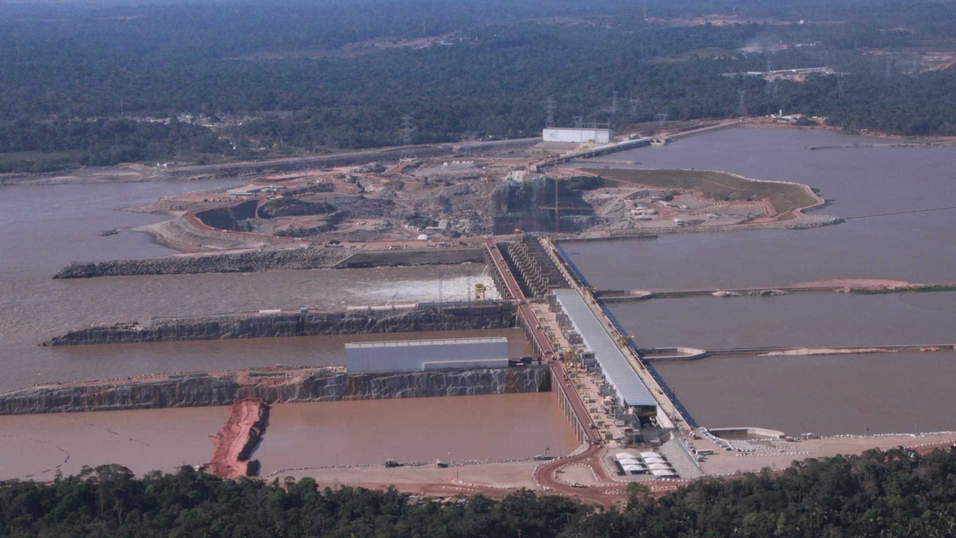 Para poupar água, governo decide manter ligadas usinas térmicas