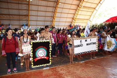 Jogos Escolares Indígenas integram aldeias Abertura dos Jogos Escolares Indígenas aconteceu na manhã de sexta-feira no ginásio de esportes da Vila Olímpica – A.Frota