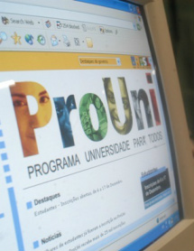 ProUni: candidatos da lista de espera têm somente hoje para apresentar documentos ProUni: candidatos da lista de espera têm somente hoje para apresentar documentos