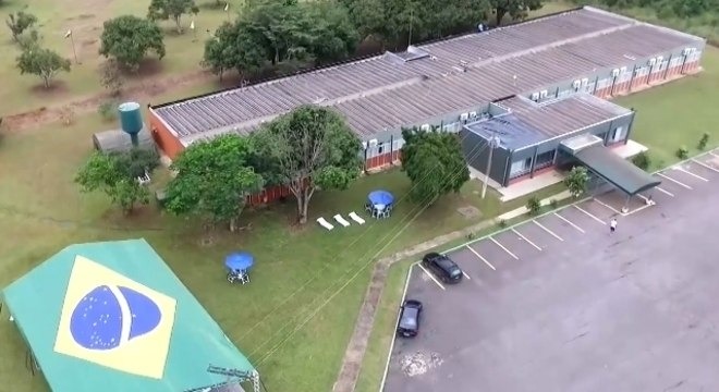 Coronavírus: Brasileiros deixarão quarentena neste domingo (23) Brasileiros estão em quarentena em base de Anápolis - GO
Reprodução/Record TV