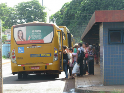 Estudantes irão protestar no transbordo por melhorias no transporte e passe livre (Foto: Rodrigo Bossolani)