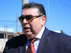 Sedada, policial que matou o marido deve depor entre hoje e amanhã Advogado da tenente coronel que mantou o marido, o advogado José Rosa esteve na delegacia para explicar que ela está sedada e não pôde prestar depoimento (Foto: Marina Pacheco)