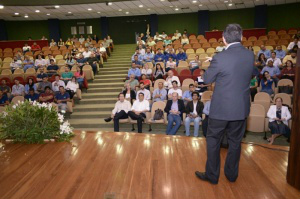 Parceria público privada é saída para municípios terem saneamento básico Palestrante falou para professores e estudantes de engenharia sanitária. (Foto: Divulgação/ Águas Guariroba)