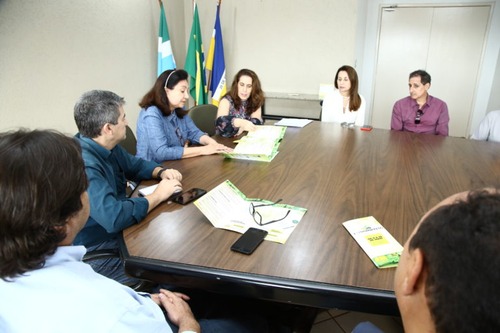 Mais uma vez, Prefeitura será parceira do Exposhopping Prefeita Delia Razuk recebeu diretoria da Aced e garantiu parceria da prefeitura na realização da Exposhopping – A. Frota