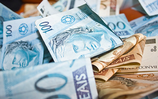 Reajuste salarial de servidores da União aguarda sanção presidencial