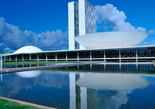 Reajuste salarial de servidores da União aguarda sanção presidencial