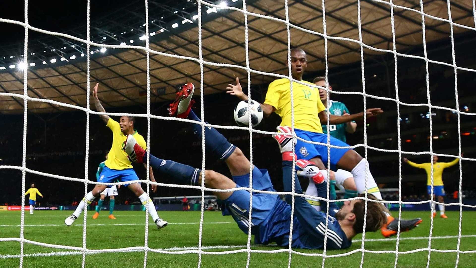 Brasil vence Alemanha em primeiro encontro após '7 a 1' REUTERS/Wolfgang Rattay
