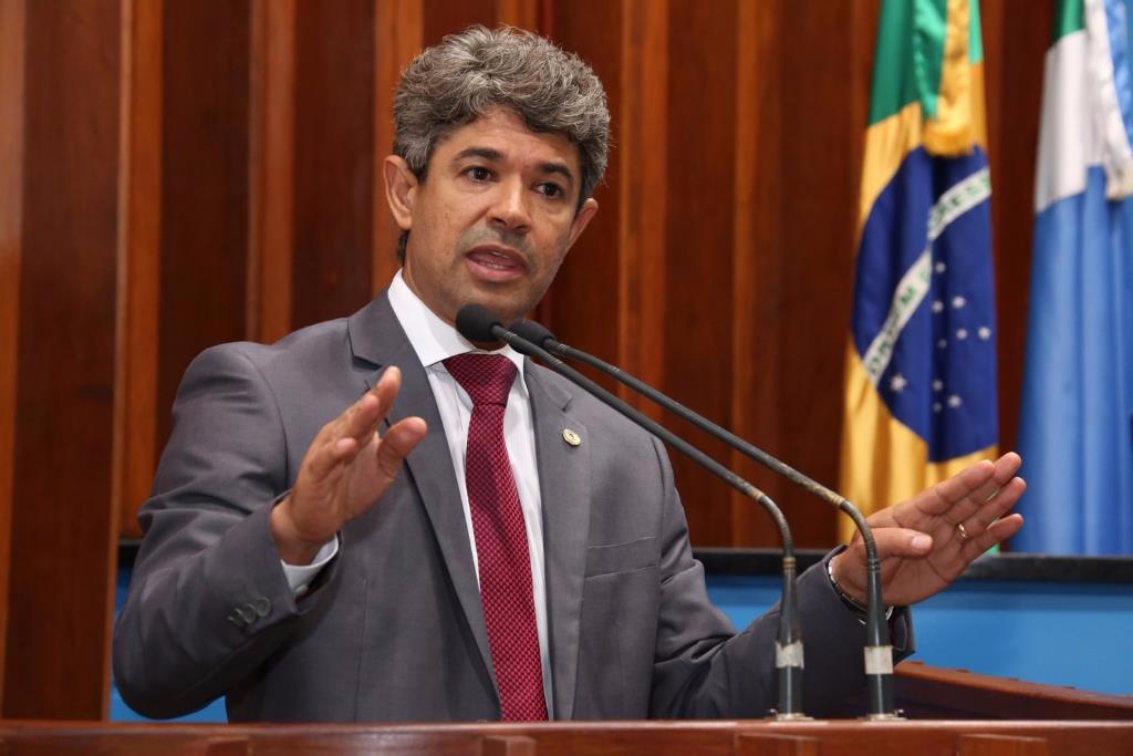 Dep. Rinaldo faz reivindicações para melhoria do sistema viário do Estado Foto: Victor Chileno