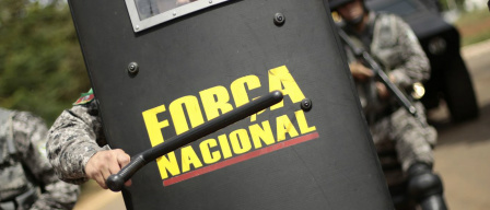 Agentes da Força Nacional vivem sob regras de milícia no Rio, diz jornal © Reuters