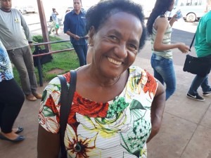 Pacientes aprovam e elogiam acolhimento implantado nas unidades 24 horas A dona Sebastiana elogiou o trabalho de acolhimento. (Foto: Assessoria/SESAU)