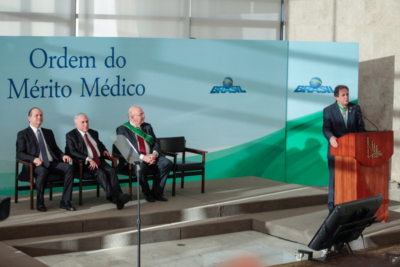 Geraldo, Mandetta e Moka recebem de Temer a Ordem do Mérito Médico Moka discursou em nome dos parlamentares médicos. (Foto: Divulgação/Assessoria)