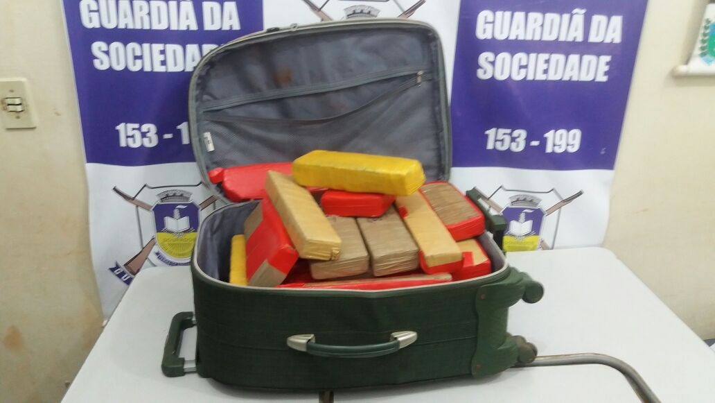 Jovem é apreendida com maconha na rodoviária de Dourados Foto: Osvaldo Duarte