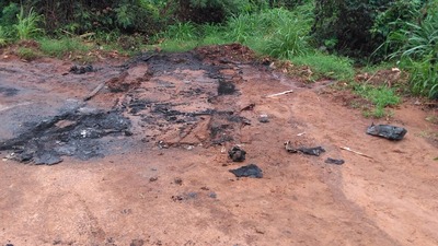 Jovem é estuprada após sequestro de estudantes na saída de universidade de MS Local onde caminhonete foi incendiada (Foto: Osvaldo Nóbrega/TV Morena)
