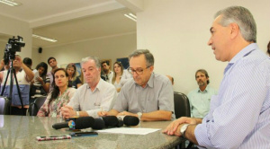 Adesão ao Sisbi promete alavancar exportações de MS Governador Reinaldo Azambuja se reuniu para coletiva - Foto: Divulgação