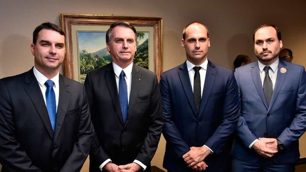 Bolsonaro paga o preço por governar em família na crise do PSL (Reprodução/Instagram)