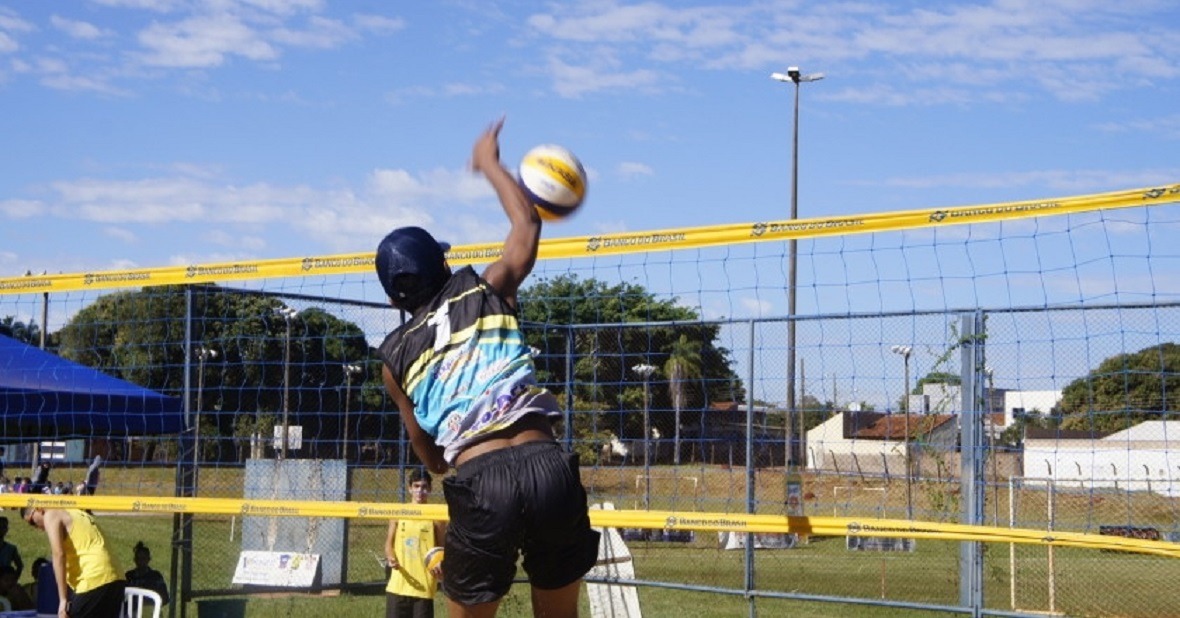 Seletiva para Circuito Brasileiro Sub-17 de Vôlei de Praia acontece no sábado