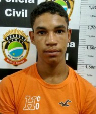 Adolescente com longa ficha criminal é morto com quatro tiros Vitinho foi morto perto de sua casa, na Vila Cachoeirinha (Foto: Divulgação