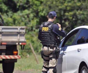 PRF reforça efetivo nas rodovias durante feriado de finados PRF reforça efetivo nas rodovias durante feriado de finados
