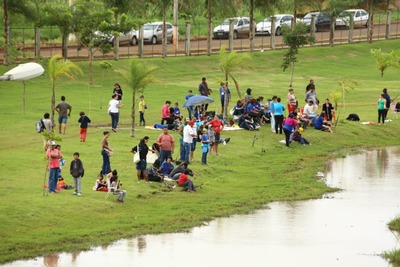 Pescaria na categoria Parapesca iniciou nesta quarta-feira. A festa segue até domingo com programação todos os dias – A.Frota

