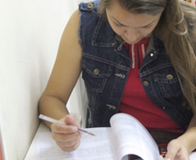 Estudantes financiados pelo Fies podem mudar de universidade e manter o benefício Estudantes financiados pelo Fies podem mudar de universidade e manter o benefício