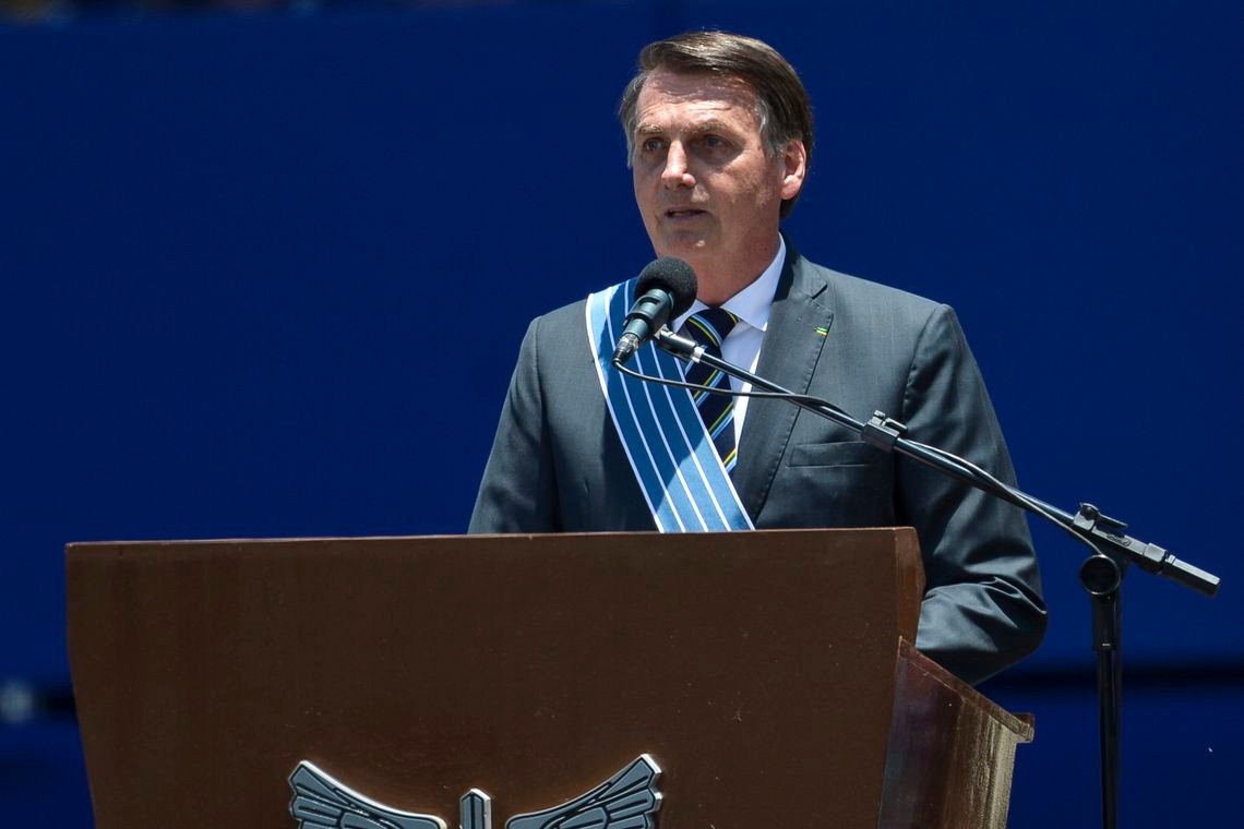 Aeronáutica é mais que guardiã da Constituição, diz Bolsonaro Presidente participou de evento do Dia do Aviador em Brasília