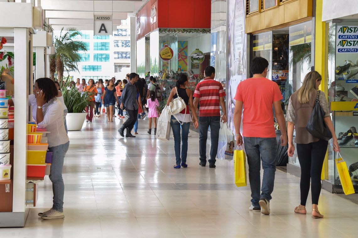 Intenção de consumo das famílias cresce pelo terceiro mês Valter Campanato/Agência Brasil