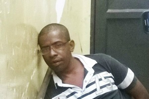 Renato da Silva Pinheiro, de 32 anos foi detido portando drogas e dinheiro.(Foto:Divulgação Guarda)